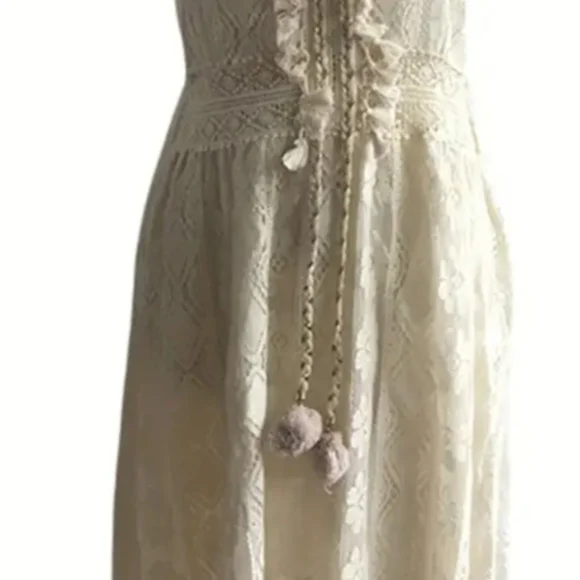 Elegant Beach Dress - Picture 6 of 7